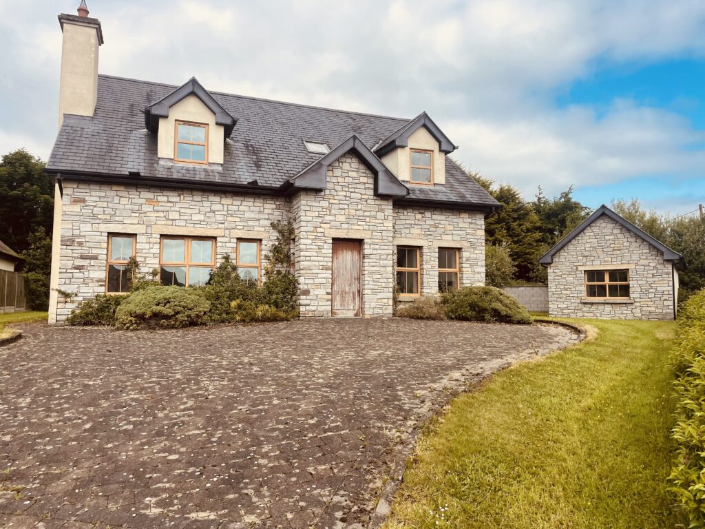 Loch Eala, Lough Gowna, Cavan Crotty Auctioneering & Property